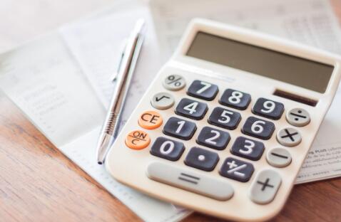 為什么小規(guī)模納稅人比一般納稅人的代理記賬費(fèi)用要低呢？