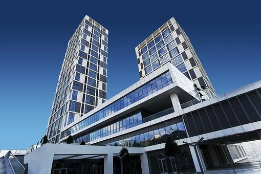 公司注冊后是選擇一般納稅人還是小規(guī)模納稅人？